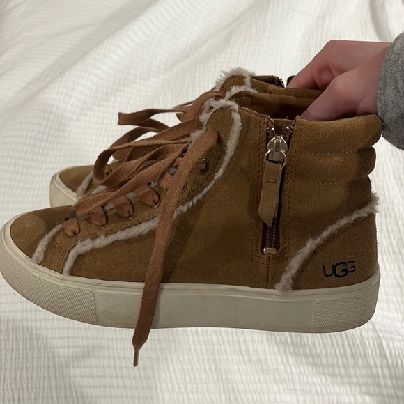 Ugh sneakers - Picture 1 of 5